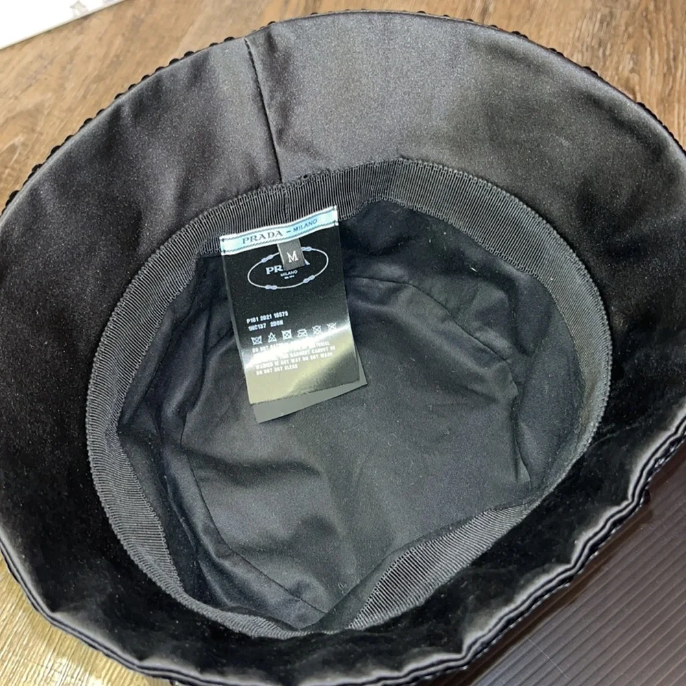 Sequin bucket hat size Medium - Picture 2 of 3